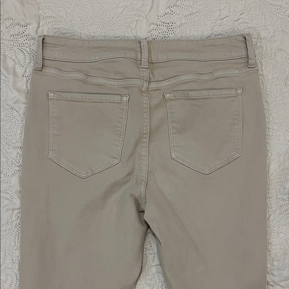Old Navy Women's Skinny Jeans in Light Beige - Picture 7 of 7